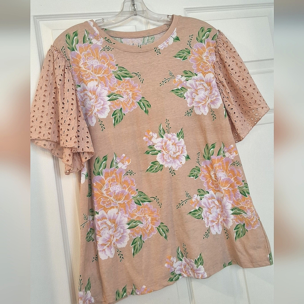Weekend Soul, Large, Woman's, Flower & Open Weave Sleeves